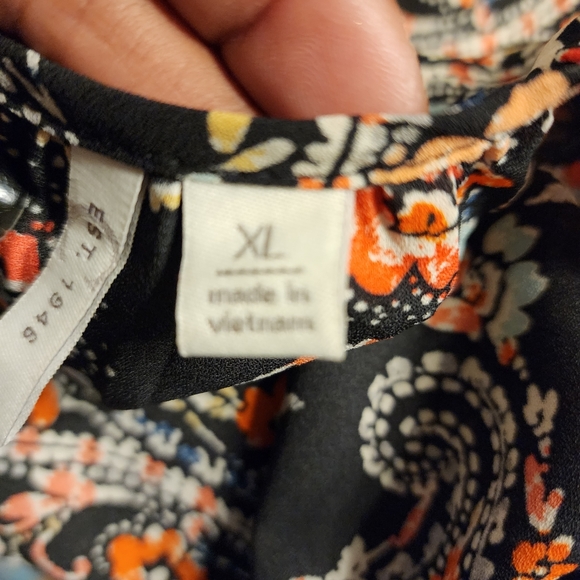 Women's blouse - Picture 5 of 7